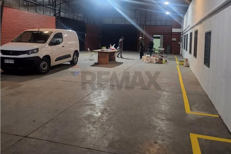 Arriende en la reina: oportunidad única comercial - Imagen 4
