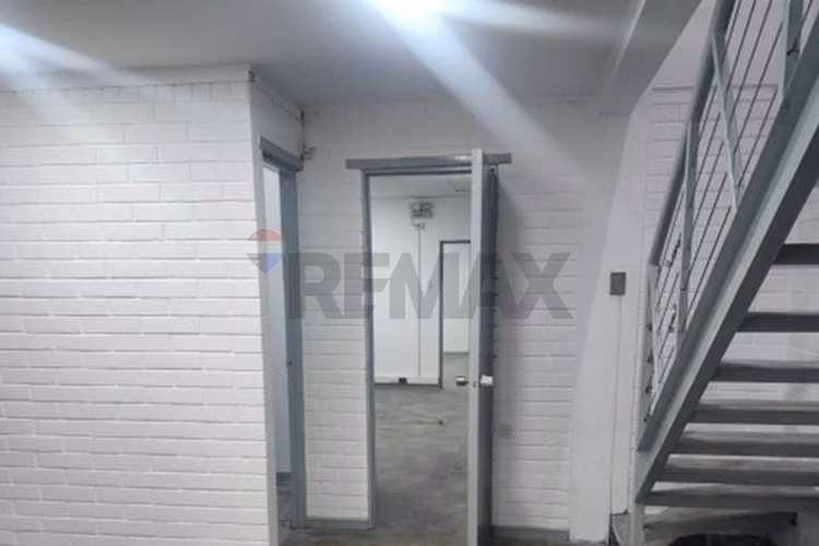 Arriende en la reina: oportunidad única comercial - Imagen 10