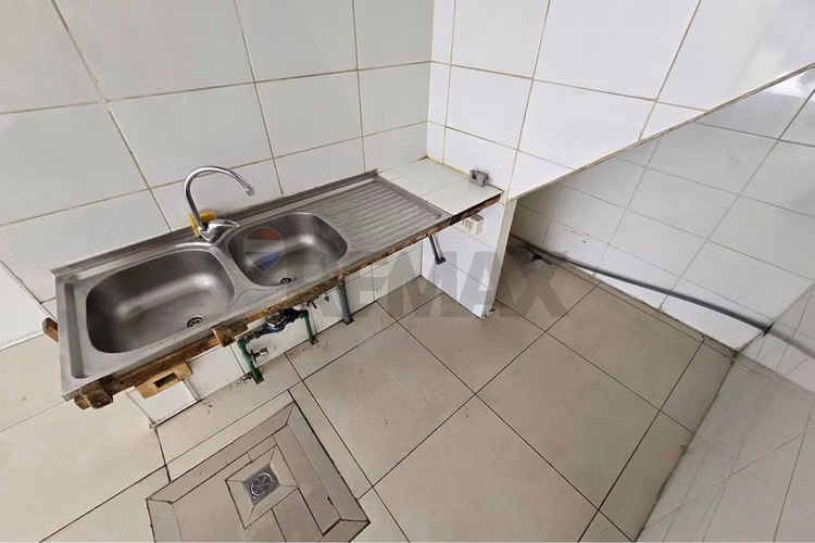 Local en calle de 77 metros en planta libre - Imagen 5