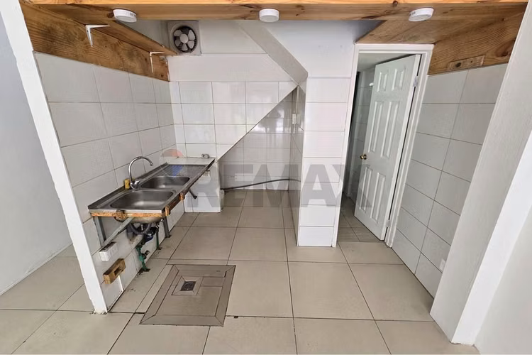 Local en calle de 77 metros en planta libre - Imagen 4