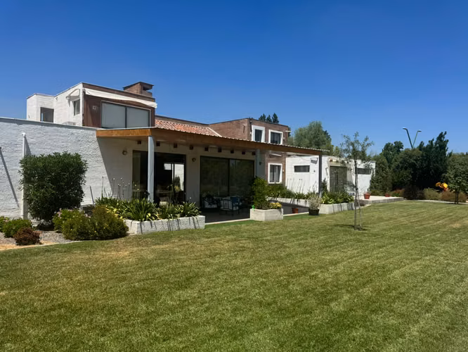 CASA EN PARCELA  CONDOMINIO EL ALGARROBAL  CHICUREO