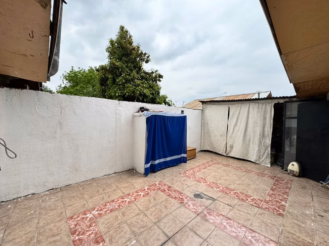 AMPLIA CASA 3D-2B EN COLINA CON AMPLIACIÓN REGULARIZADA