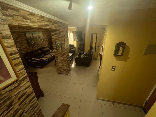 OPORTUNIDAD DE CASA EN VALLE LO CAMPINO 4D 2B QUILICURA - Imagen 5
