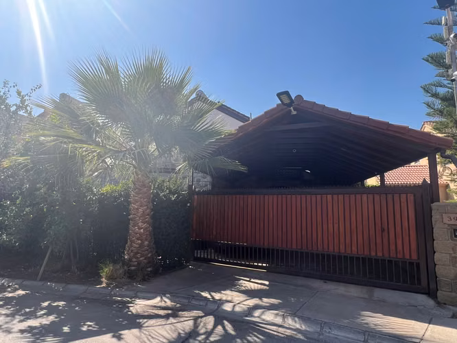 OPORTUNIDAD DE CASA EN VALLE LO CAMPINO 4D 2B QUILICURA - Imagen 2