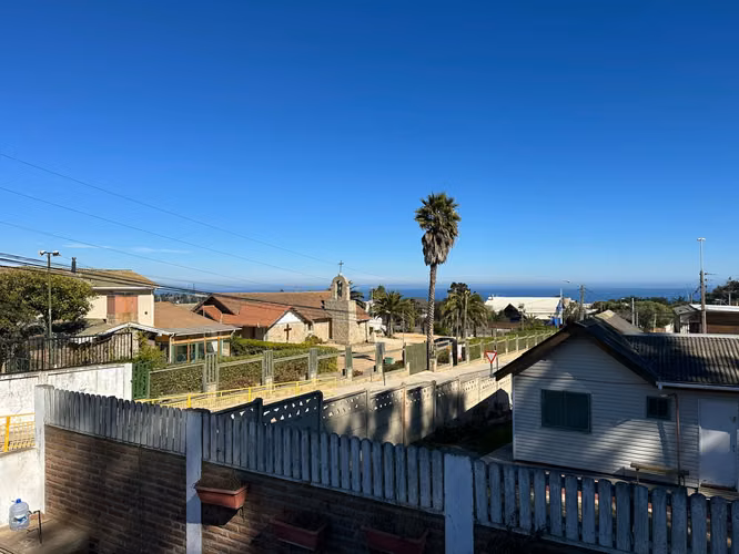 CASA EN VENTA EL QUISCO 4D 2B 350M2