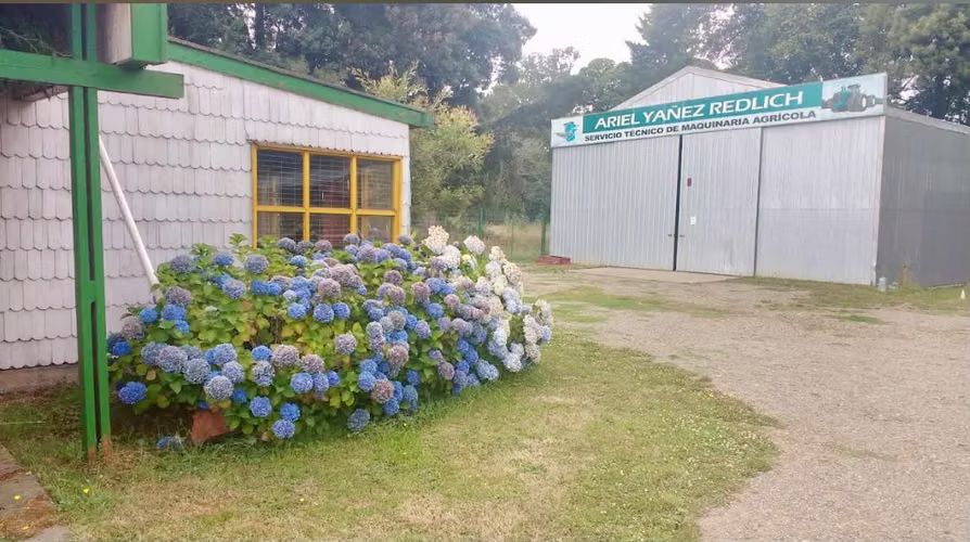 GALPÓN Y 2 CABAÑAS FRENTE AL FUTURO HOSPITAL BASE VALDIVIA