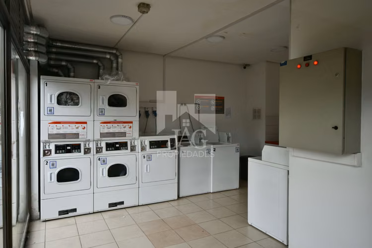 VENTA DEPTO 2D 1B PISO 13 METRO PLAZA BAQUEDAN INDEPENDENCIA