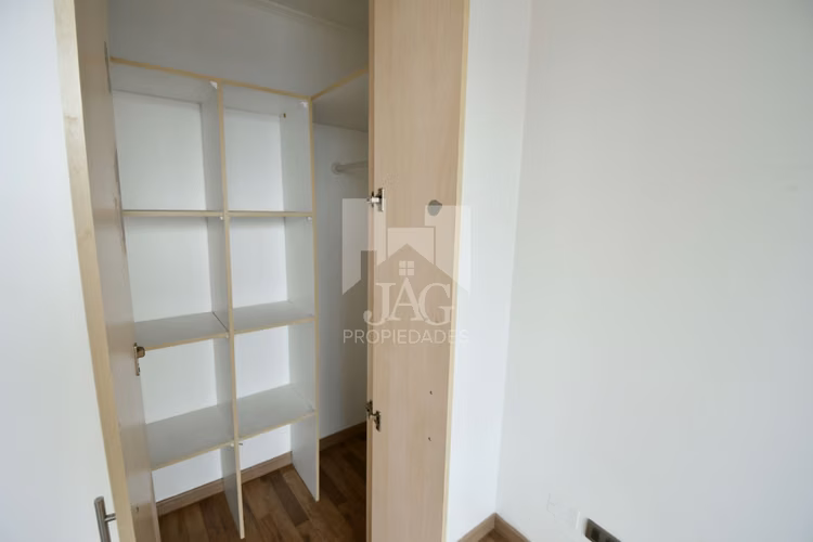 VENTA DEPTO 2D 1B PISO 13 METRO PLAZA BAQUEDAN INDEPENDENCIA