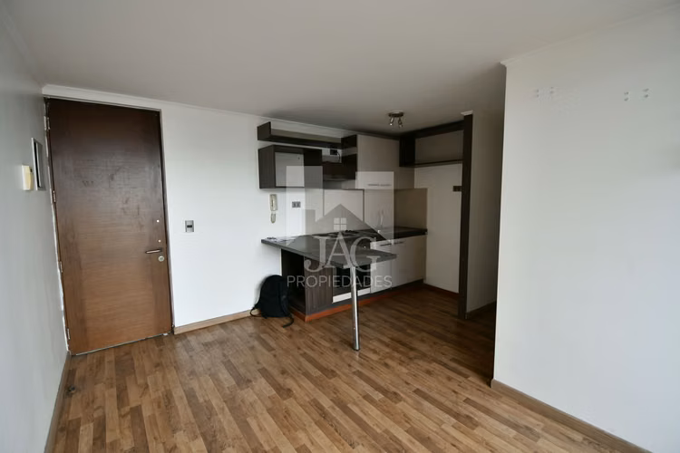 VENTA DEPTO 2D 1B PISO 13 METRO PLAZA BAQUEDAN INDEPENDENCIA