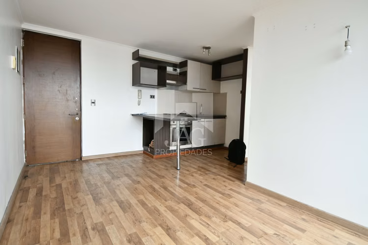 VENTA DEPTO 2D 1B PISO 13 METRO PLAZA BAQUEDAN INDEPENDENCIA