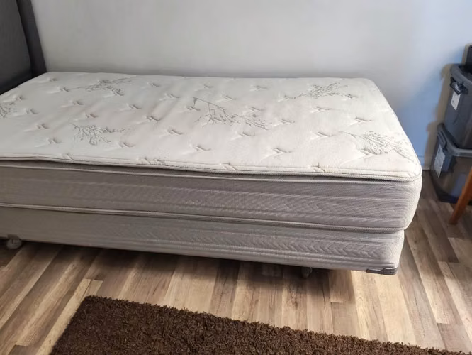 Vendo Cama con ruedas  1.5 plazas Rosen
