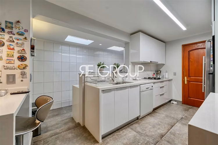 Casa en venta de 4 dorm. en Lo Barnechea