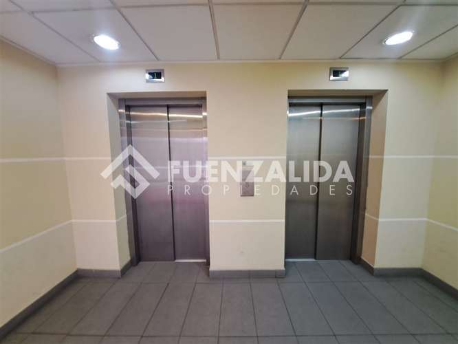 Excelente oficina en venta a pasos Costanera Center - Imagen 13