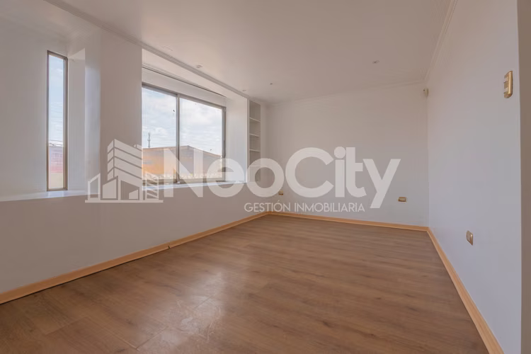 EN ARRIENDO LINDA CASA CON AMPLIOS ESPACIOS