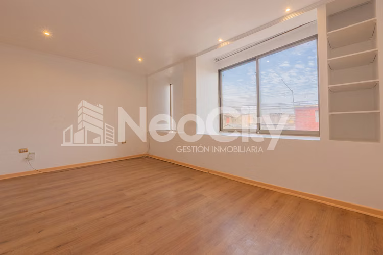 EN ARRIENDO LINDA CASA CON AMPLIOS ESPACIOS