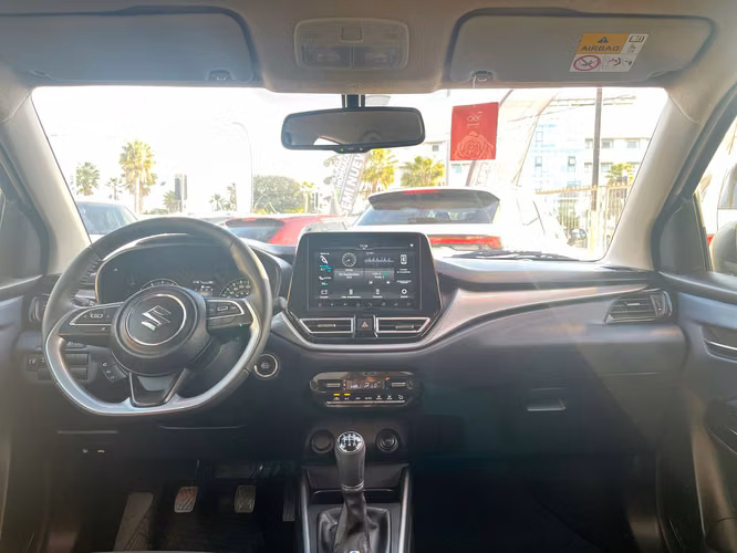 SUZUKI BALENO GLX MT 2025