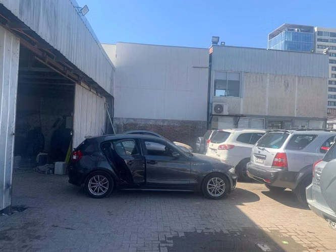 Espacio comercial con amplio estacionamiento (180850)
