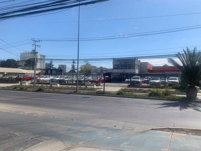 Espacio comercial con amplio estacionamiento (180850)