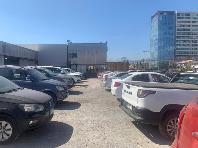Espacio comercial con amplio estacionamiento (180850)
