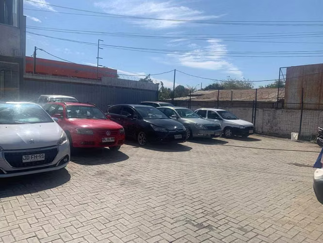 Espacio comercial con amplio estacionamiento (180850)