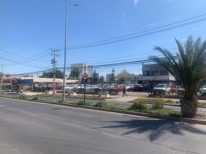 Espacio comercial con amplio estacionamiento (180850)