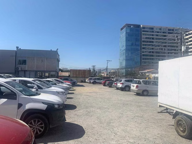 Espacio comercial con amplio estacionamiento (180850)