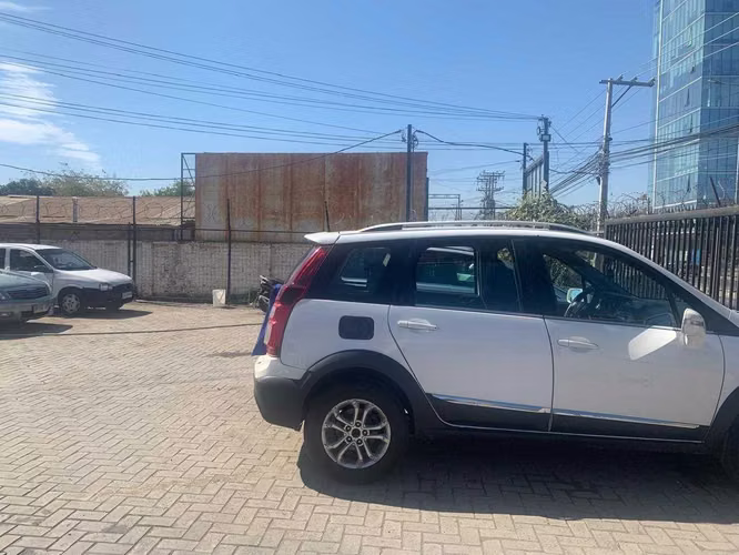 Espacio comercial con amplio estacionamiento (180850)