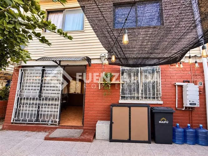 Casa en venta de 4 dorm + 2 Baños + 2 Estac. en Maipú