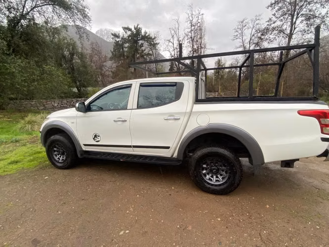 Mitsubishi l200 crt