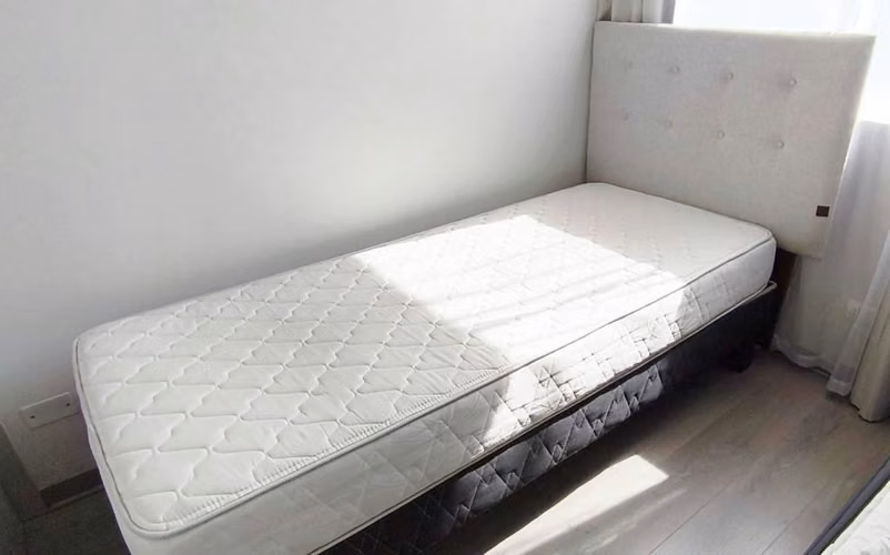 Cama 1 Plaza + Colchón + Respaldo Tapizado | Excelente Estado