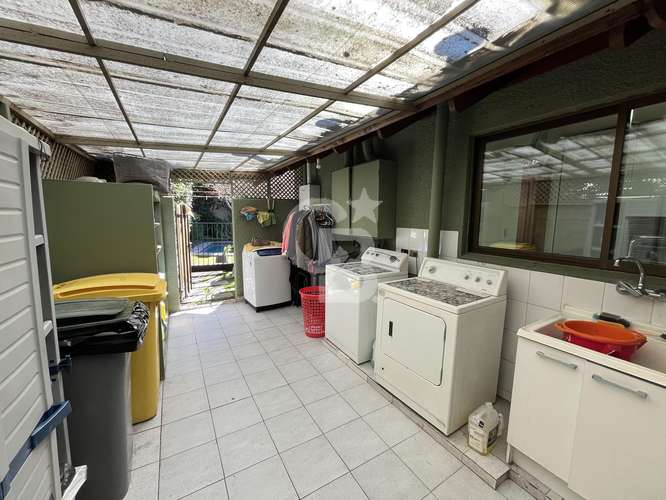 Casa de ensueño moderna: comodidad y diseño único - Imagen 17