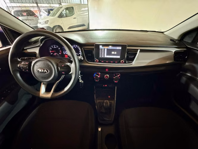 KIA RIO 5 EX - Imagen 13