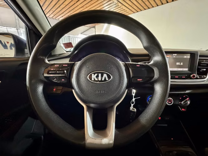 KIA RIO 5 EX - Imagen 14