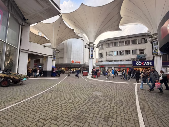 LOCAL COMERCIAL EN PLENO BARROS ARANA | 217 M² | ALTO FLUJO - Imagen 11