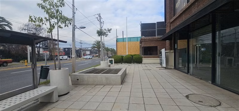 Local Comercial en arriendo en Lo Barnechea - Imagen 4