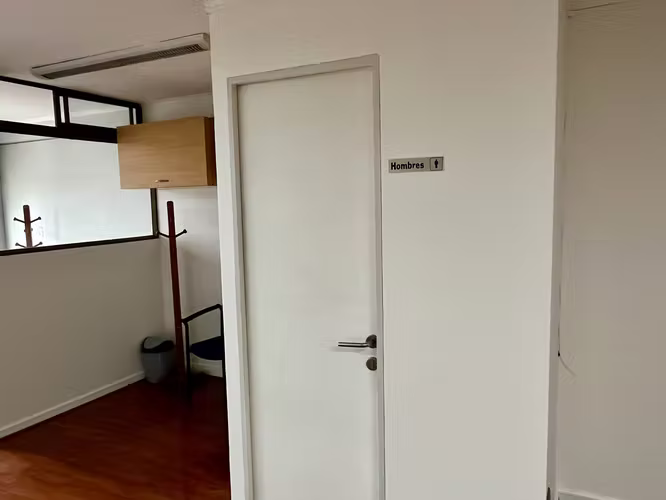ESTUPENDA OFICINA EN ARRIENDO DE 45 M CON ESTACIONAMIENTO - Imagen 14