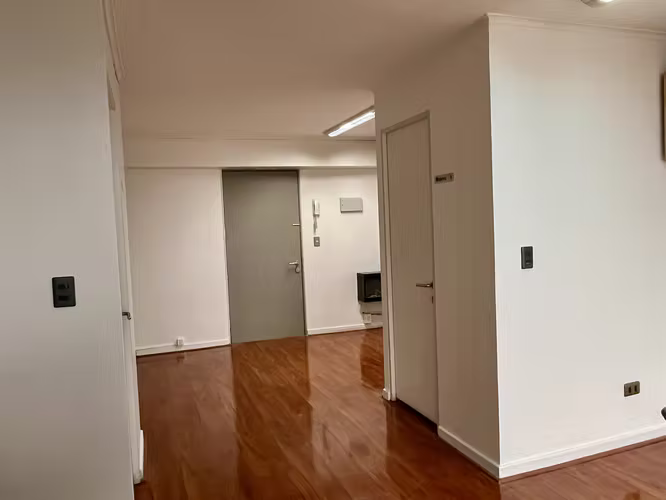 ESTUPENDA OFICINA EN ARRIENDO DE 45 M CON ESTACIONAMIENTO - Imagen 20