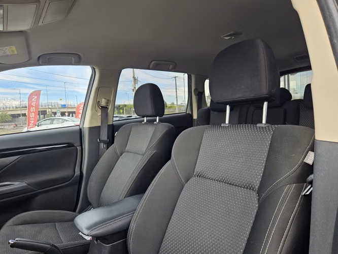 Mitsubishi Outlander Glx At 4x2 2.0 2023