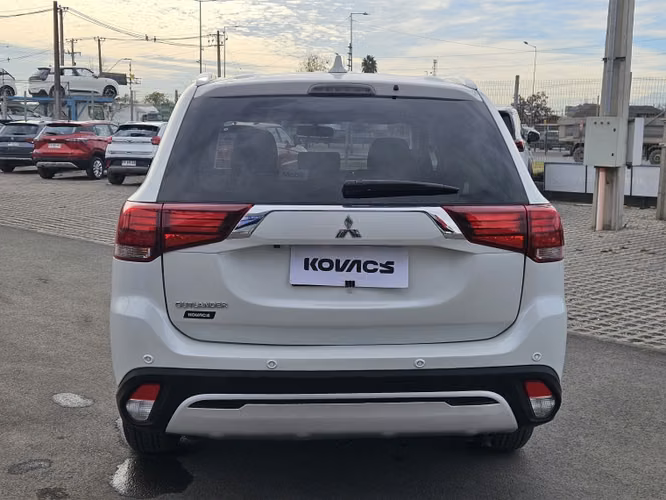 Mitsubishi Outlander Glx At 4x2 2.0 2023