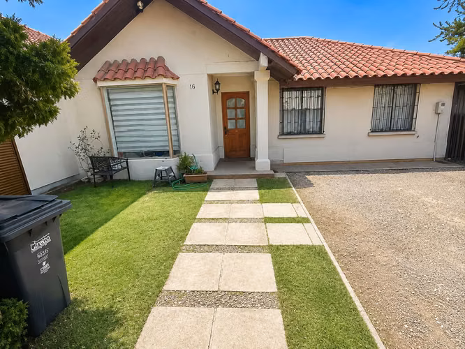 VENTA CASA AYRES DE CHICUREO QUINCHO PISCINA