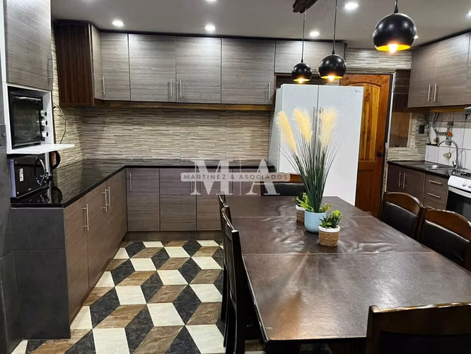  Vende Casa 4D 2B con Piscina en Valle Grande - Imagen 13