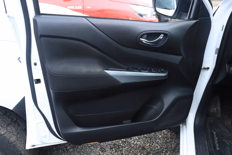 NISSAN NAVARA MT 4X2 2021 XE DIESEL FULL EQUIPO CON AC DOBLE CABINA - Imagen 12