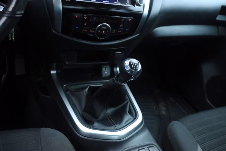 NISSAN NAVARA MT 4X2 2021 XE DIESEL FULL EQUIPO CON AC DOBLE CABINA - Imagen 10
