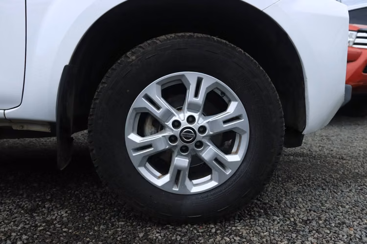 NISSAN NAVARA MT 4X2 2021 XE DIESEL FULL EQUIPO CON AC DOBLE CABINA - Imagen 8