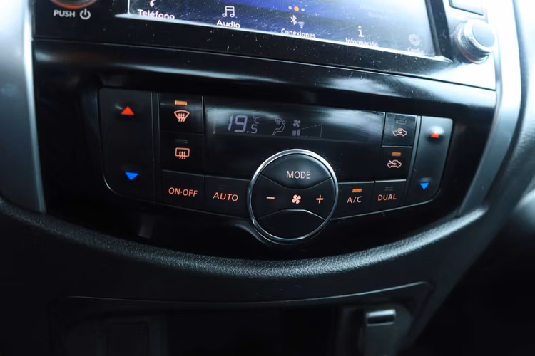 NISSAN NAVARA MT 4X2 2021 XE DIESEL FULL EQUIPO CON AC DOBLE CABINA - Imagen 17