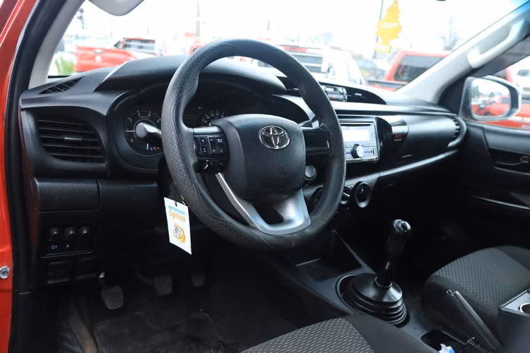TOYOTA HILUX DX AÑO 2019 FULL EQUIPO 4X4 2.4 CAJA 6TA DOBLE CABINA