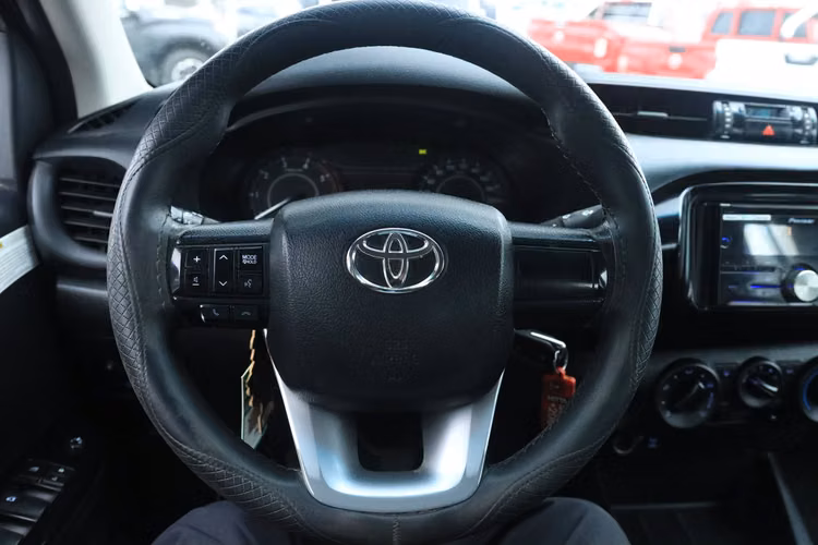 TOYOTA HILUX DX AÑO 2019 FULL EQUIPO 4X4 2.4 CAJA 6TA DOBLE CABINA