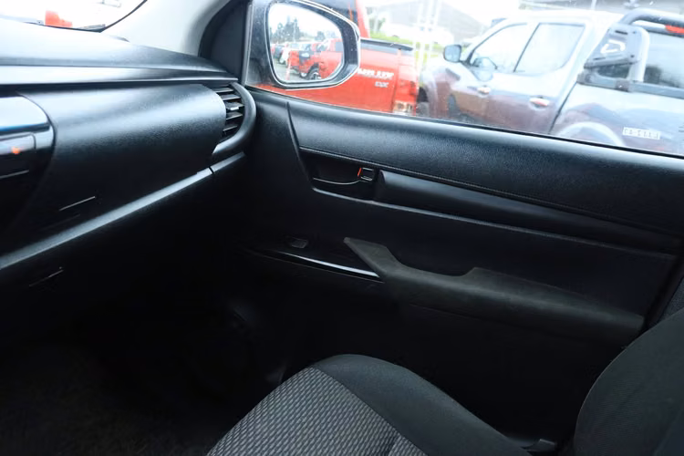 TOYOTA HILUX DX AÑO 2019 FULL EQUIPO 4X4 2.4 CAJA 6TA DOBLE CABINA