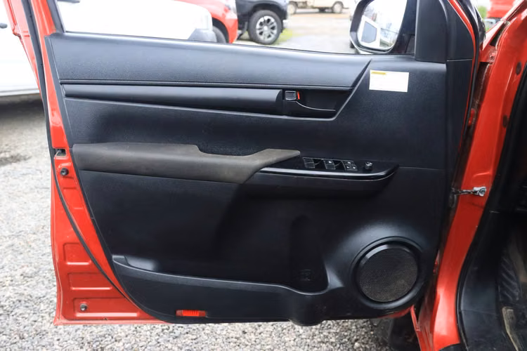TOYOTA HILUX DX AÑO 2019 FULL EQUIPO 4X4 2.4 CAJA 6TA DOBLE CABINA