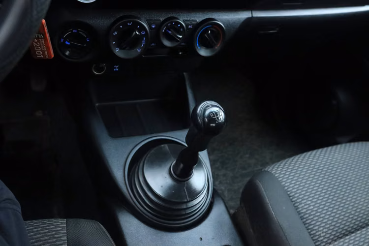 TOYOTA HILUX DX AÑO 2019 FULL EQUIPO 4X4 2.4 CAJA 6TA DOBLE CABINA